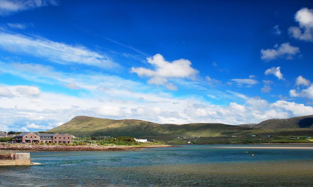 Ostan Oilean Acla Hotell Achill Sound Exteriör bild