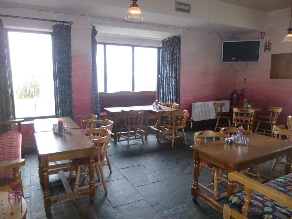 Ostan Oilean Acla Hotell Achill Sound Exteriör bild