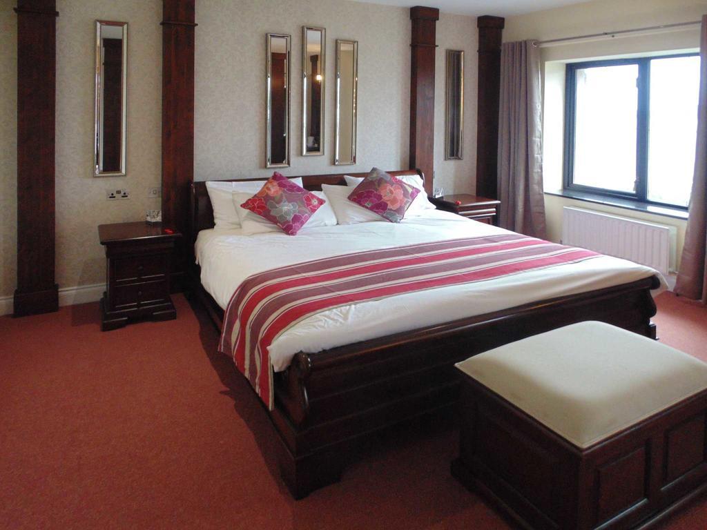 Ostan Oilean Acla Hotell Achill Sound Exteriör bild