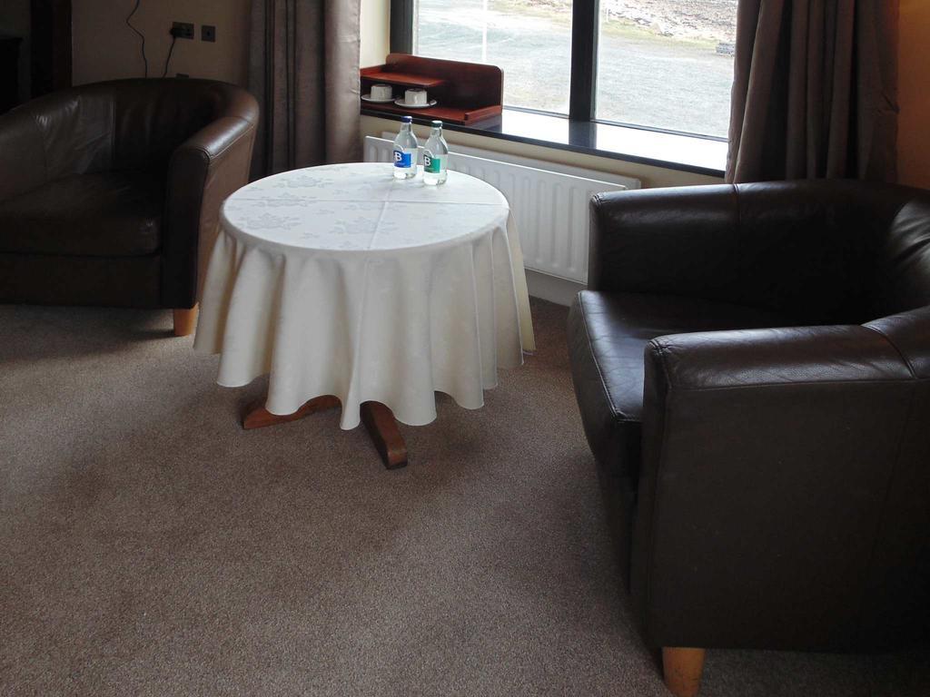 Ostan Oilean Acla Hotell Achill Sound Exteriör bild