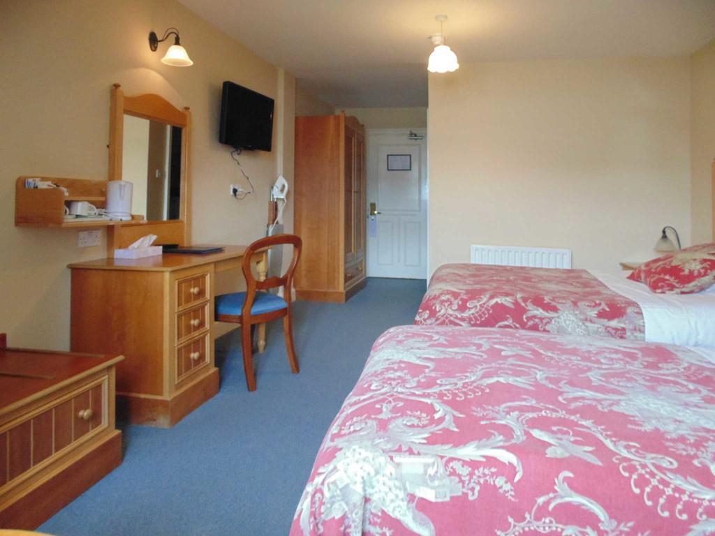 Ostan Oilean Acla Hotell Achill Sound Exteriör bild